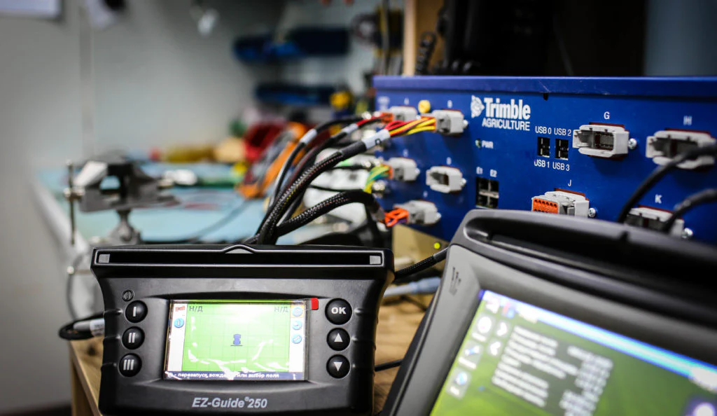 Ремонт курсовказівників та автопілотів Trimble, Raven, Leica, GPS навігації для точного землеробства